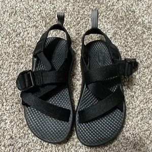 Little kids chaco’s sz 10 black
